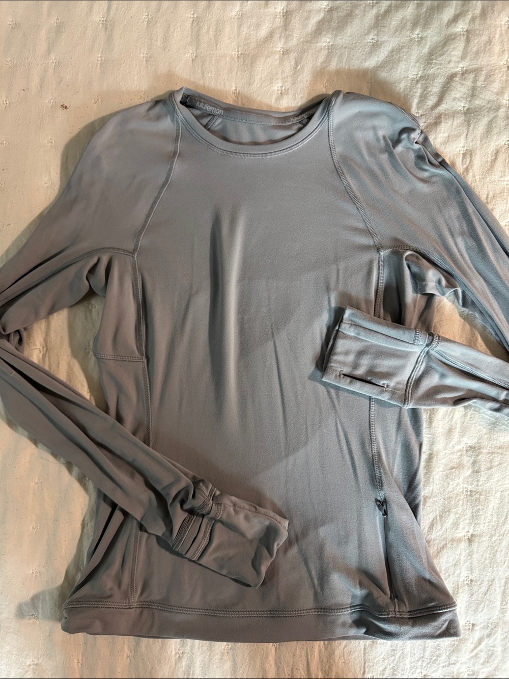 Lululemon Light Gray Women's Long-Sleeve running Athletic Top
